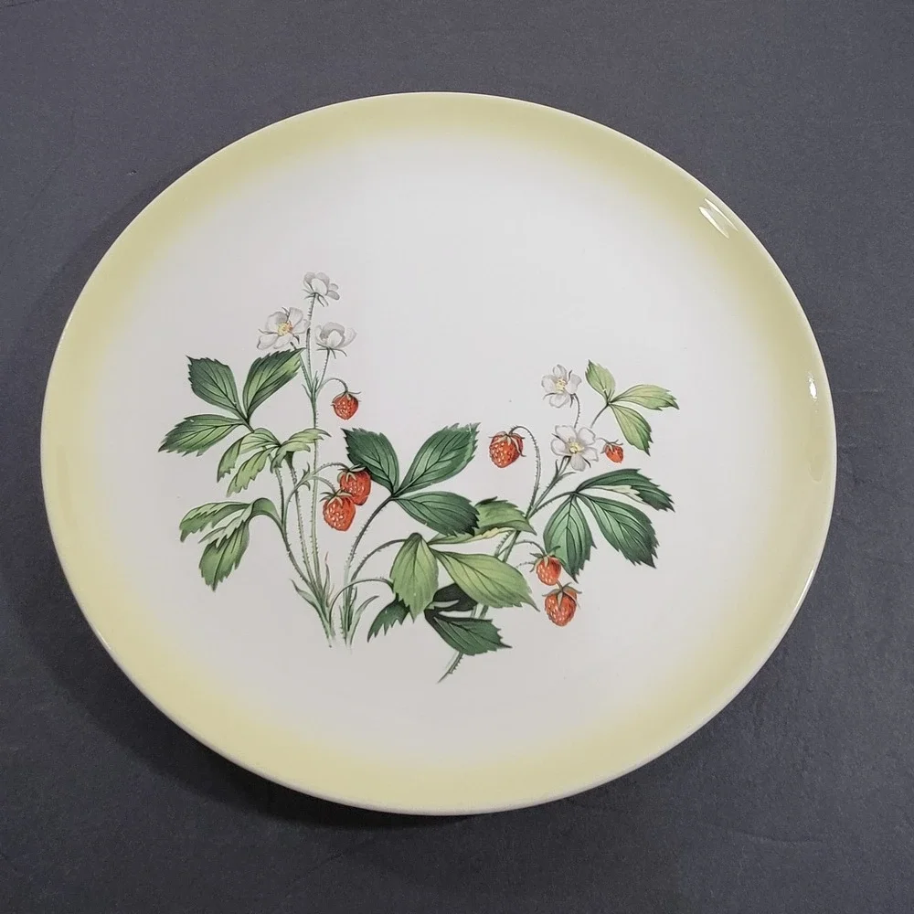 Taylor Smith Versatile Dinner Plate Strawberry Pattern Yellow Vintage 10